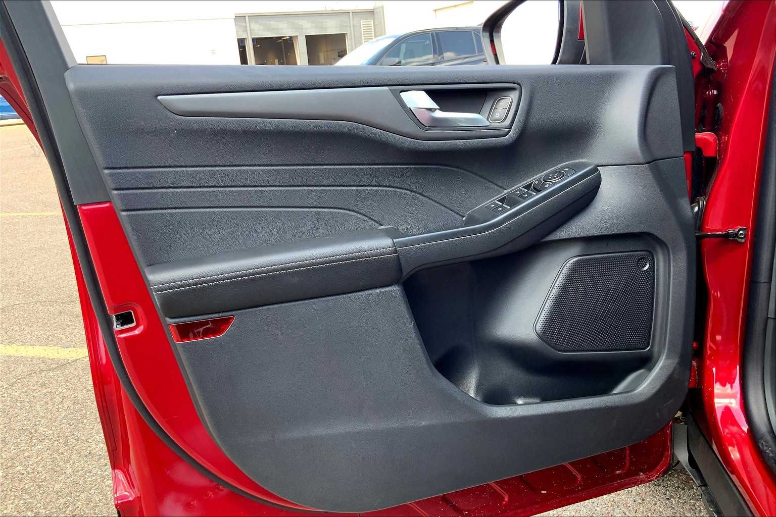 2025 Ford Escape Plug-In Hybrid photo 9