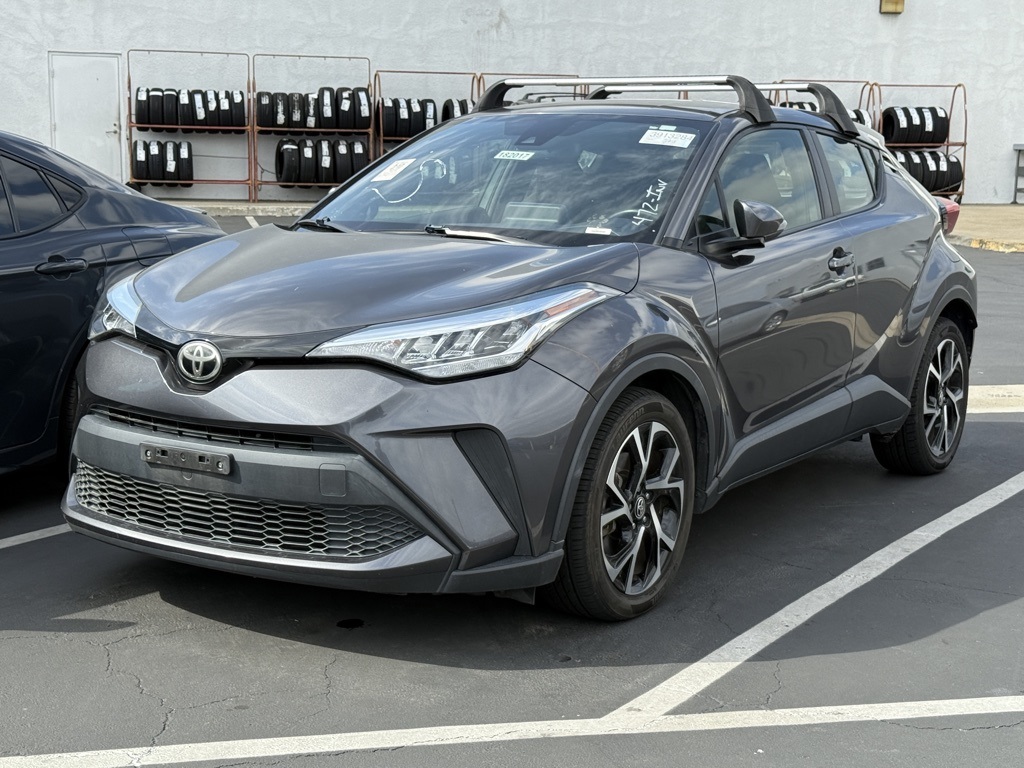 2020 Toyota C-HR XLE photo 3