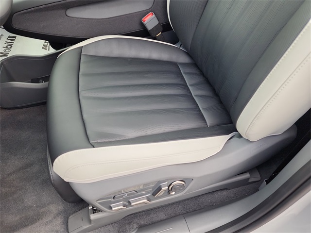 2026 Kia EV9 GT-Line photo 12