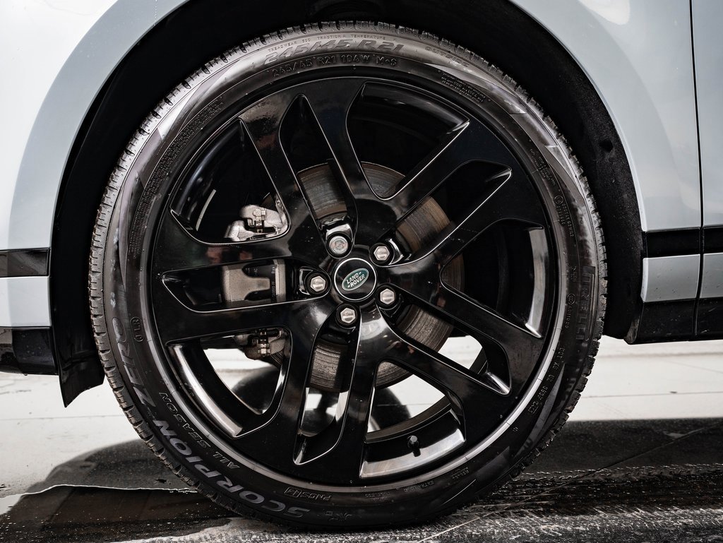 2024 Land Rover Range Rover Evoque Dynamic SE photo 13