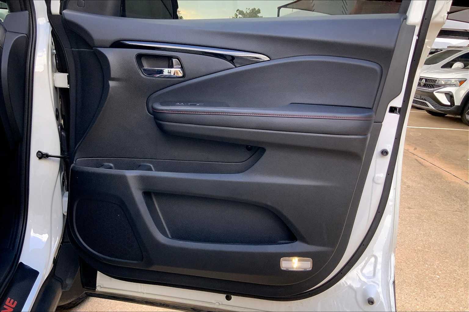 2022 Honda Ridgeline Black Edition photo 22