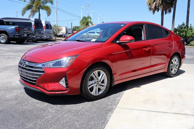 2020 Hyundai Elantra SEL photo 4