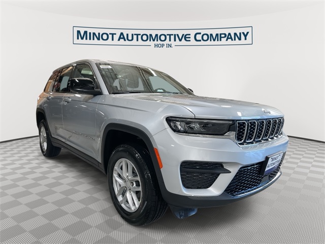 2025 Jeep Grand Cherokee Laredo's photo