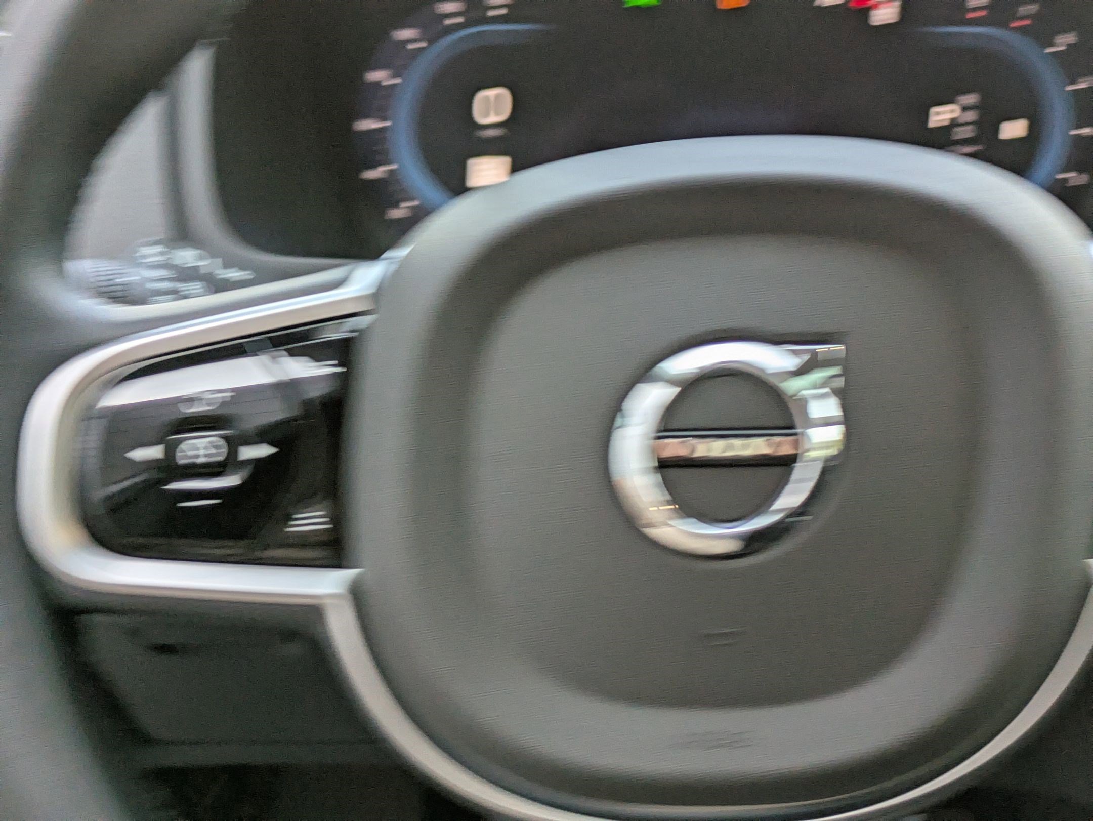 2025 Volvo XC90 Core photo 15