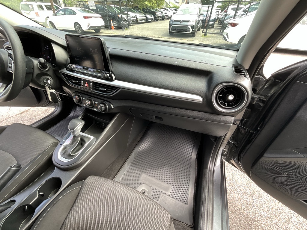 2023 Kia Forte LXS photo 32