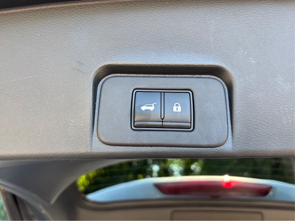 2021 Nissan Rogue SV photo 9