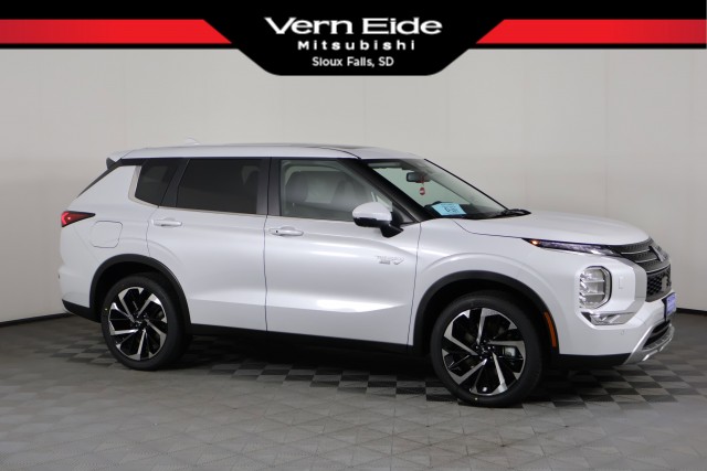 New 2025 Mitsubishi Outlander Plug-In Hybrid SE Sport