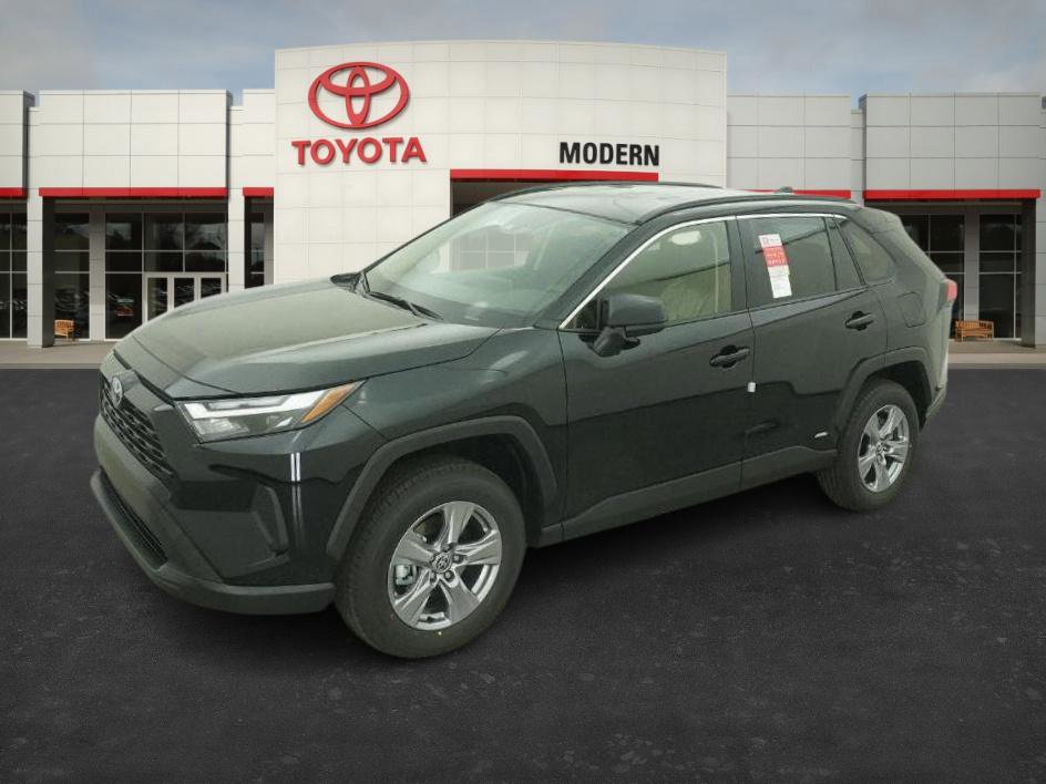 2025 Toyota RAV4 LE's photo