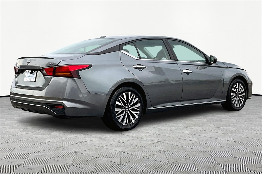 Used 2023 Nissan Altima SV with VIN 1N4BL4DV4PN353616 for sale in Kansas City