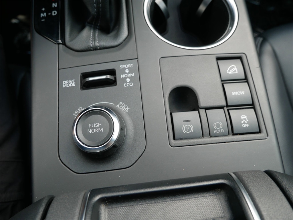 2024 Toyota Highlander XSE photo 29