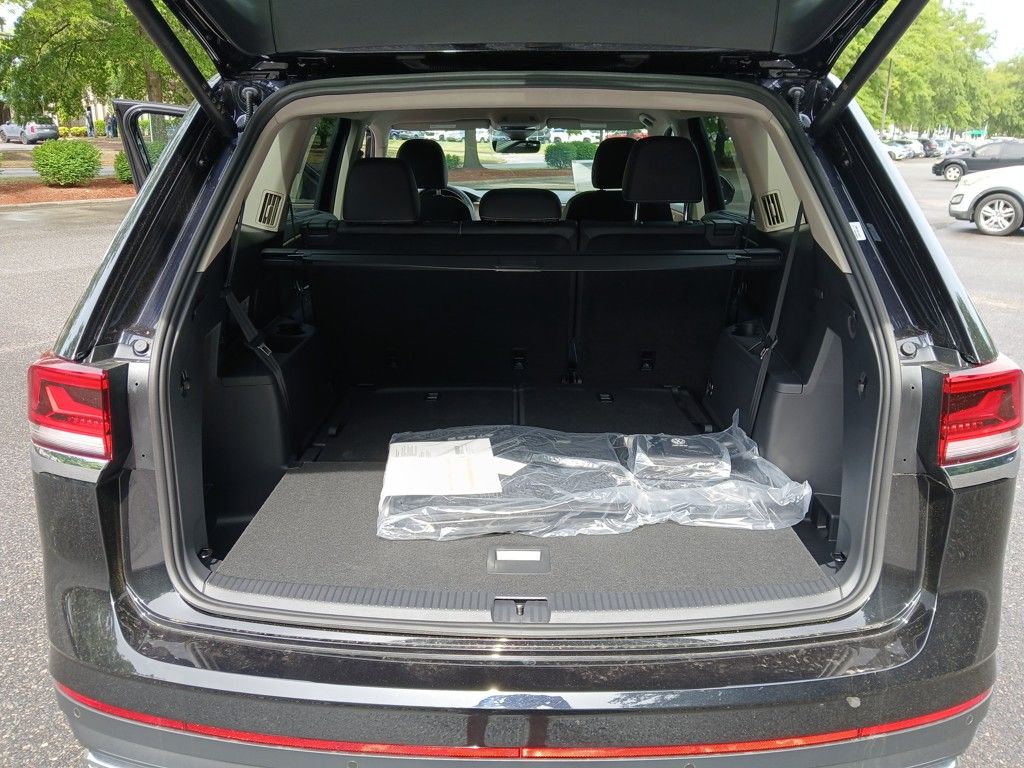 2025 Volkswagen Atlas SE Technology photo 11