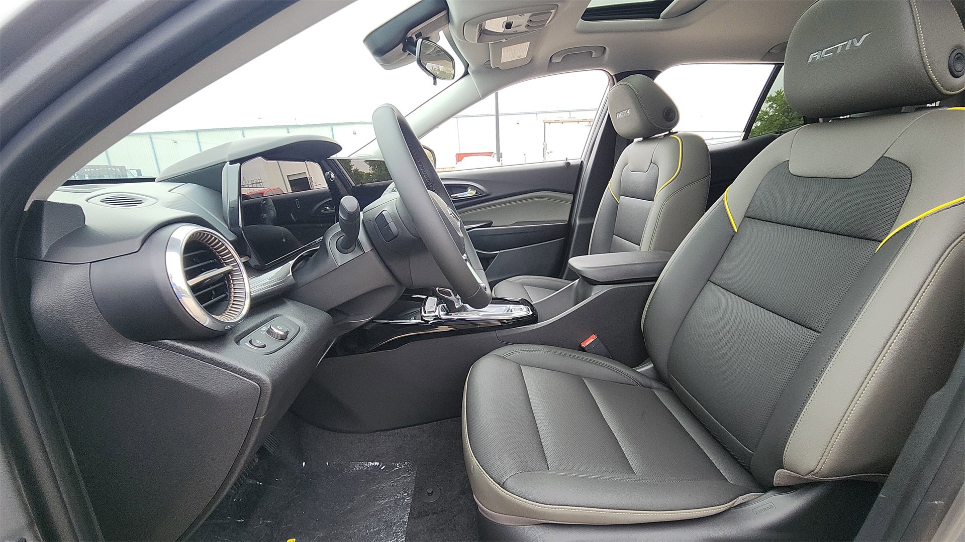 2025 Chevrolet Trax ACTIV photo 10