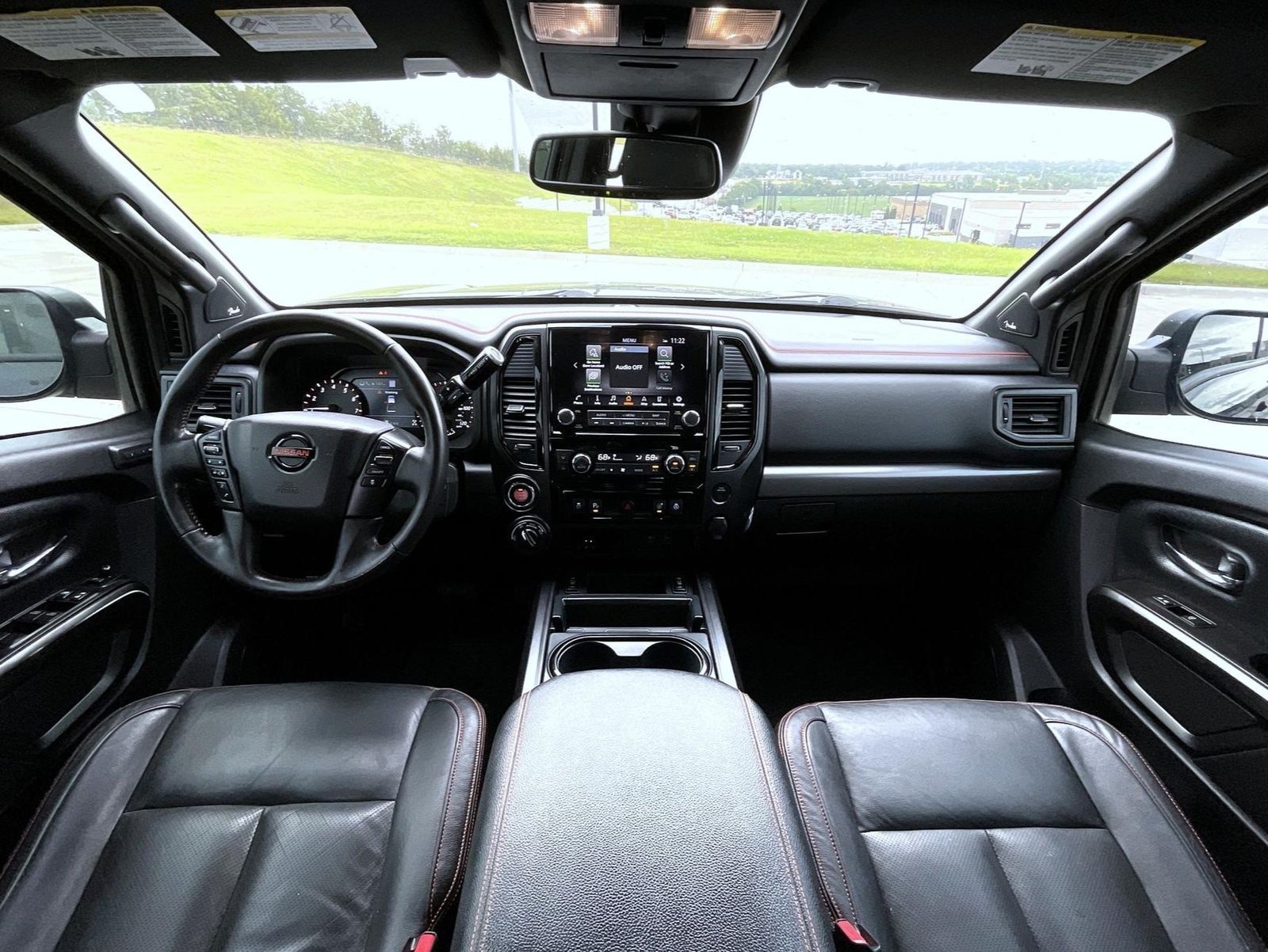 2020 Nissan Titan PRO-4X photo 15