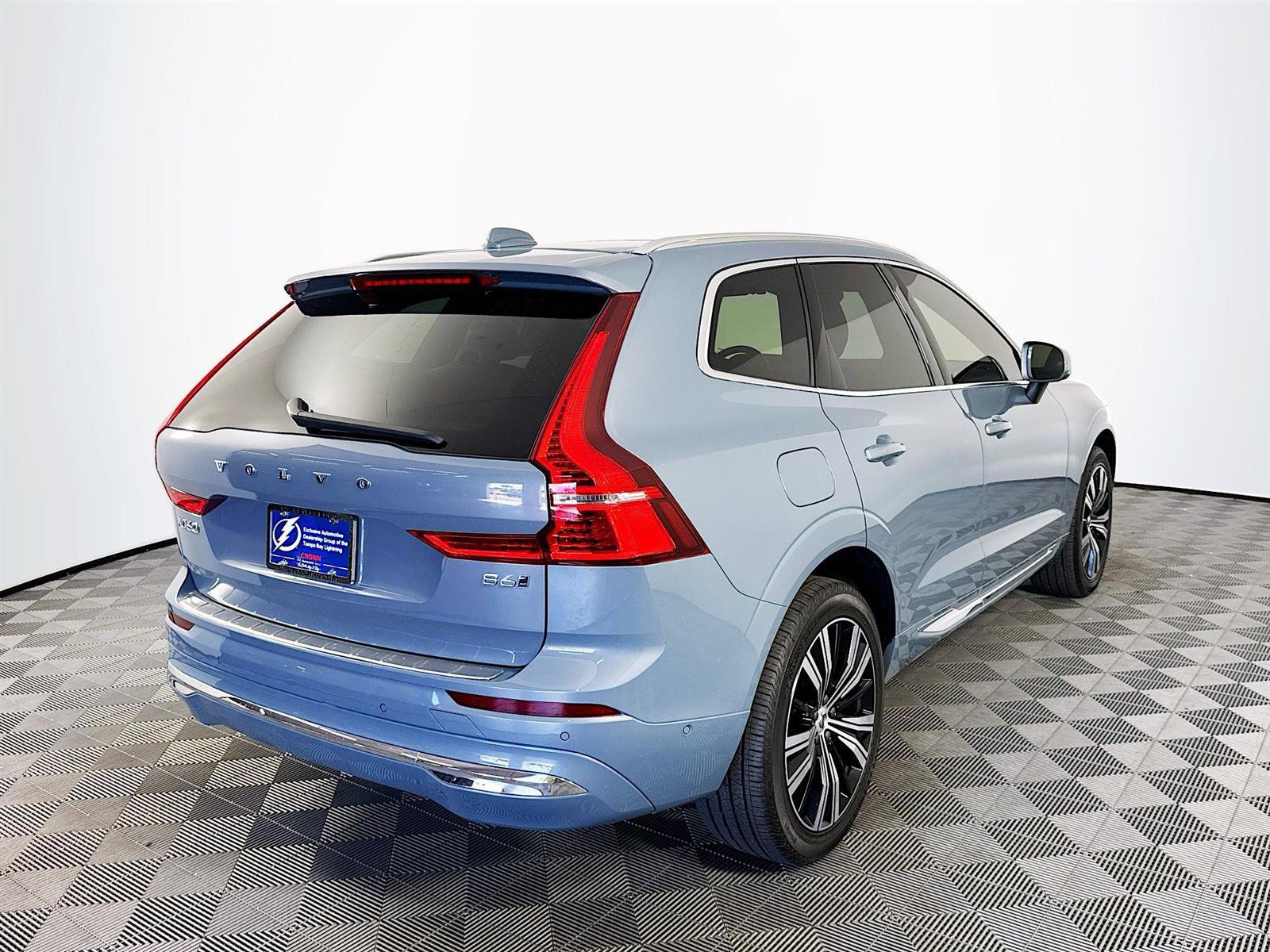 2023 Volvo XC60 Ultimate photo 4