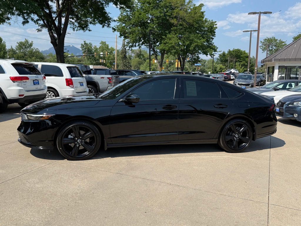 2023 Honda Accord Hybrid Sport-L photo 2