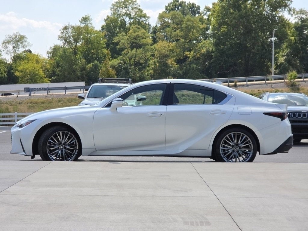 2022 Lexus IS 300 photo 22