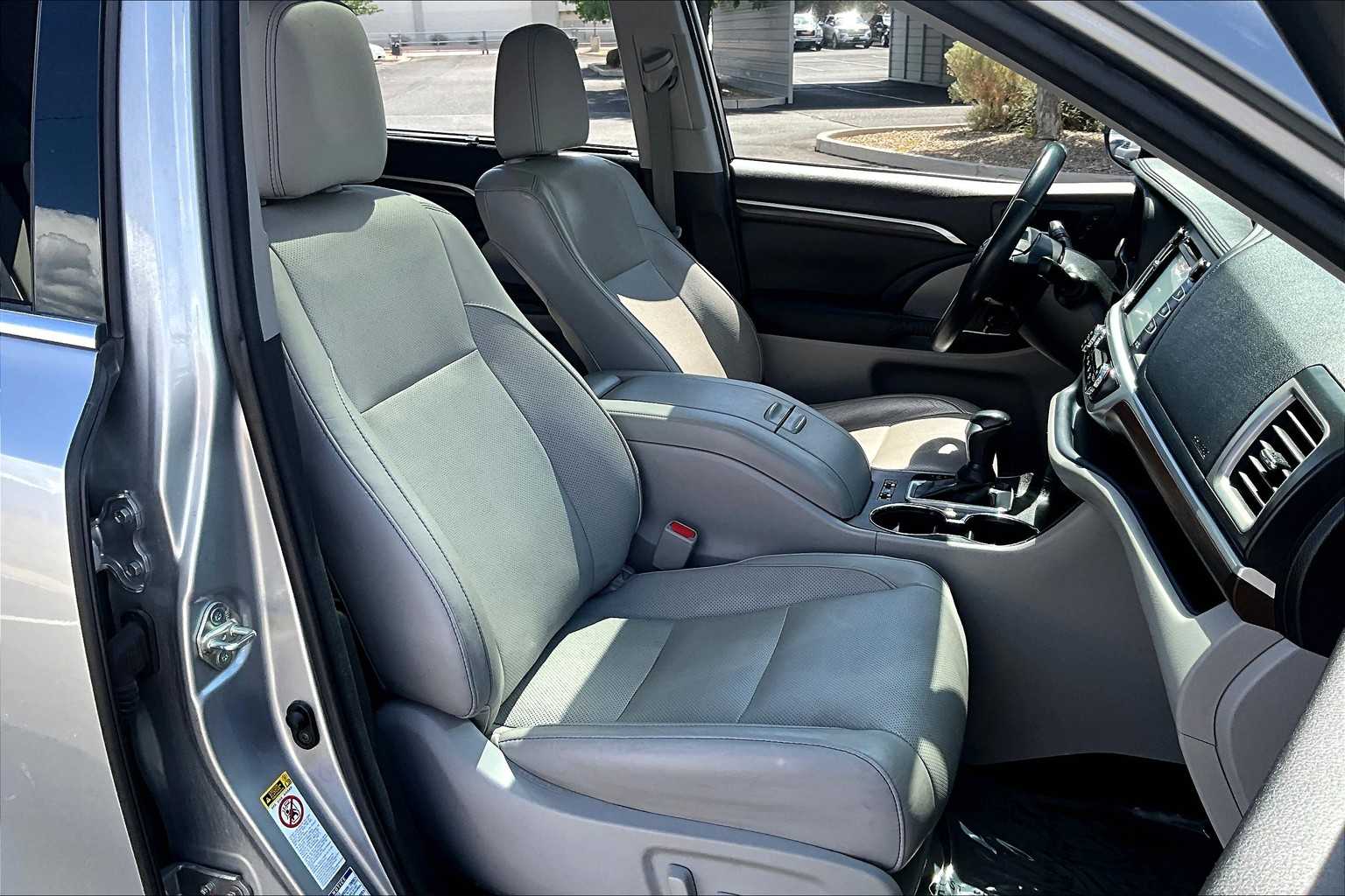 2015 Toyota Highlander Limited photo 7