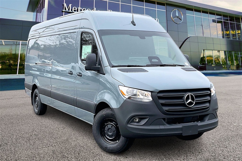 2026 Mercedes-Benz Sprinter Cargo Van Base's photo