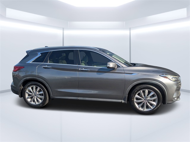 2019 Infiniti QX50 Essential photo 2