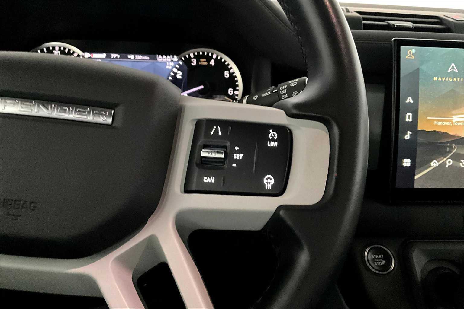 2023 Land Rover Defender SE photo 22