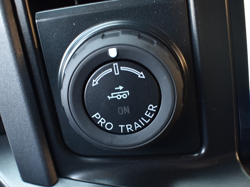 2025 Ford F-150 XLT photo 18