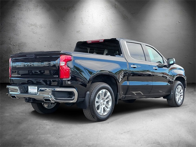 2024 Chevrolet Silverado 1500 LTZ photo 3
