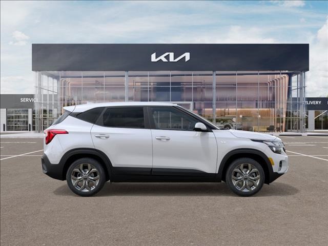 2026 Kia Seltos LX photo 6