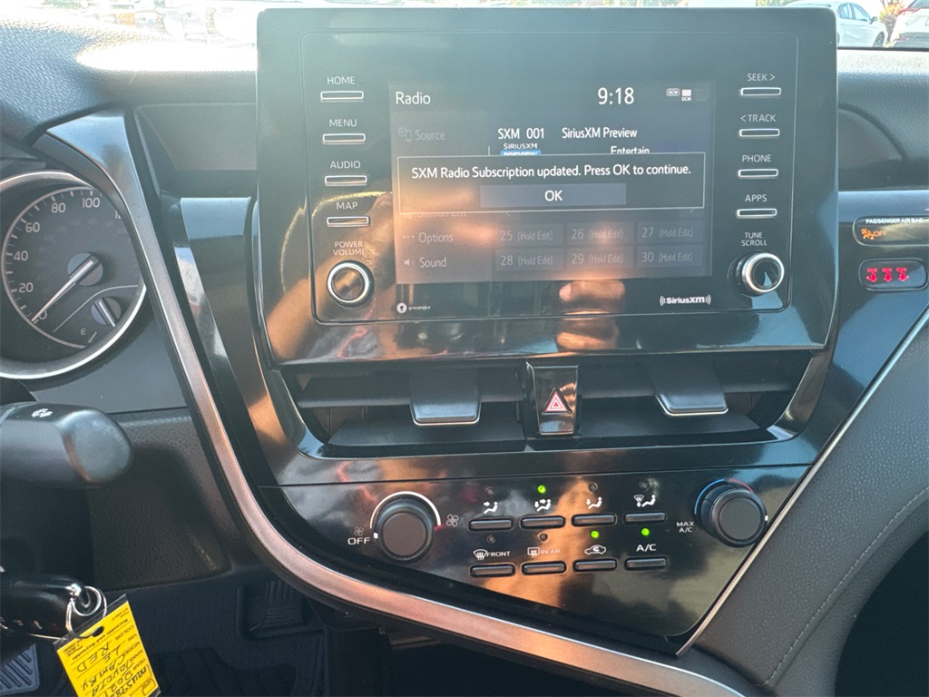 2021 Toyota Camry LE photo 26