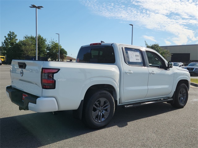 2025 Nissan Frontier Crew Cab SV photo 3