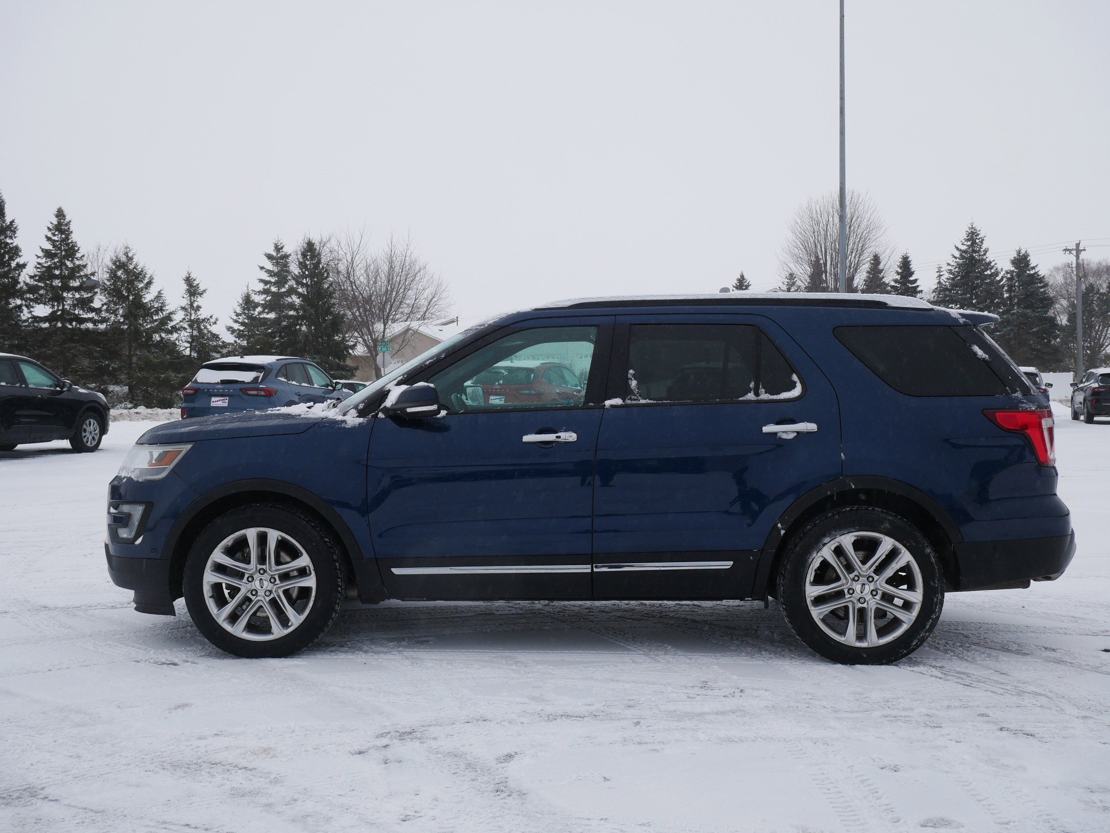 Used 2016 Ford Explorer Limited with VIN 1FM5K8FH8GGC97902 for sale in Hastings, Minnesota