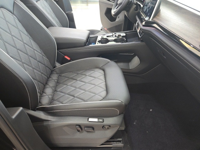 2025 Volkswagen Atlas SEL Premium R-Line photo 9
