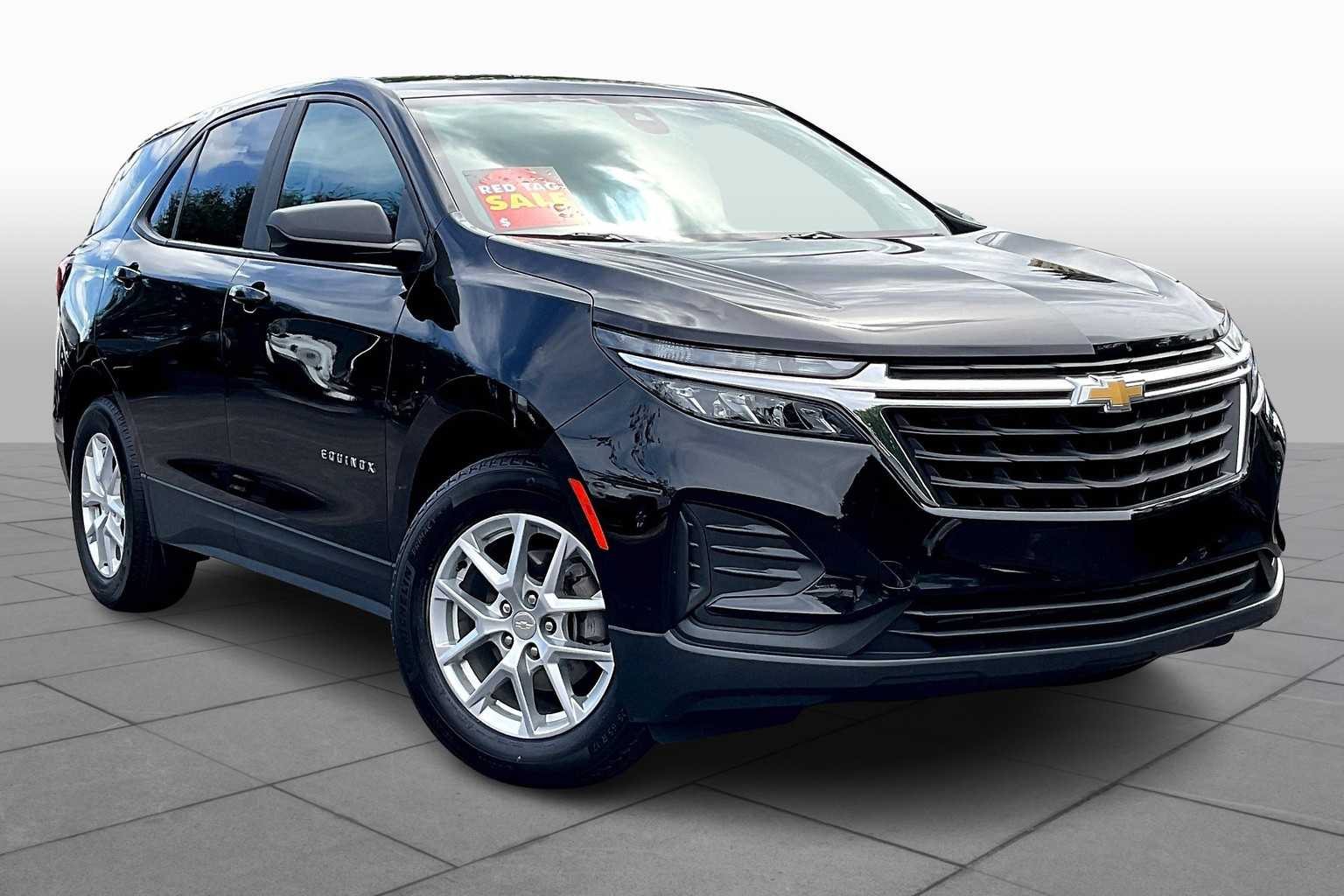 2023 Chevrolet Equinox LS photo 2