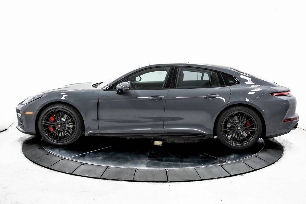 2025 Porsche Panamera GTS photo 2