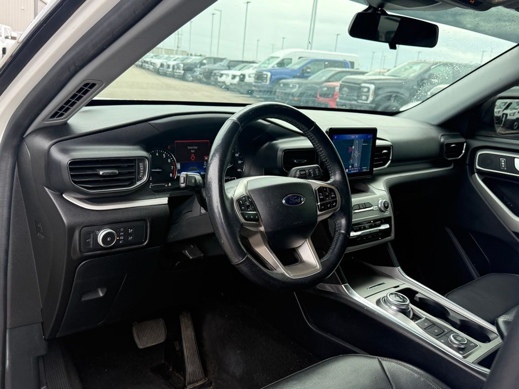 2020 Ford Explorer XLT photo 2