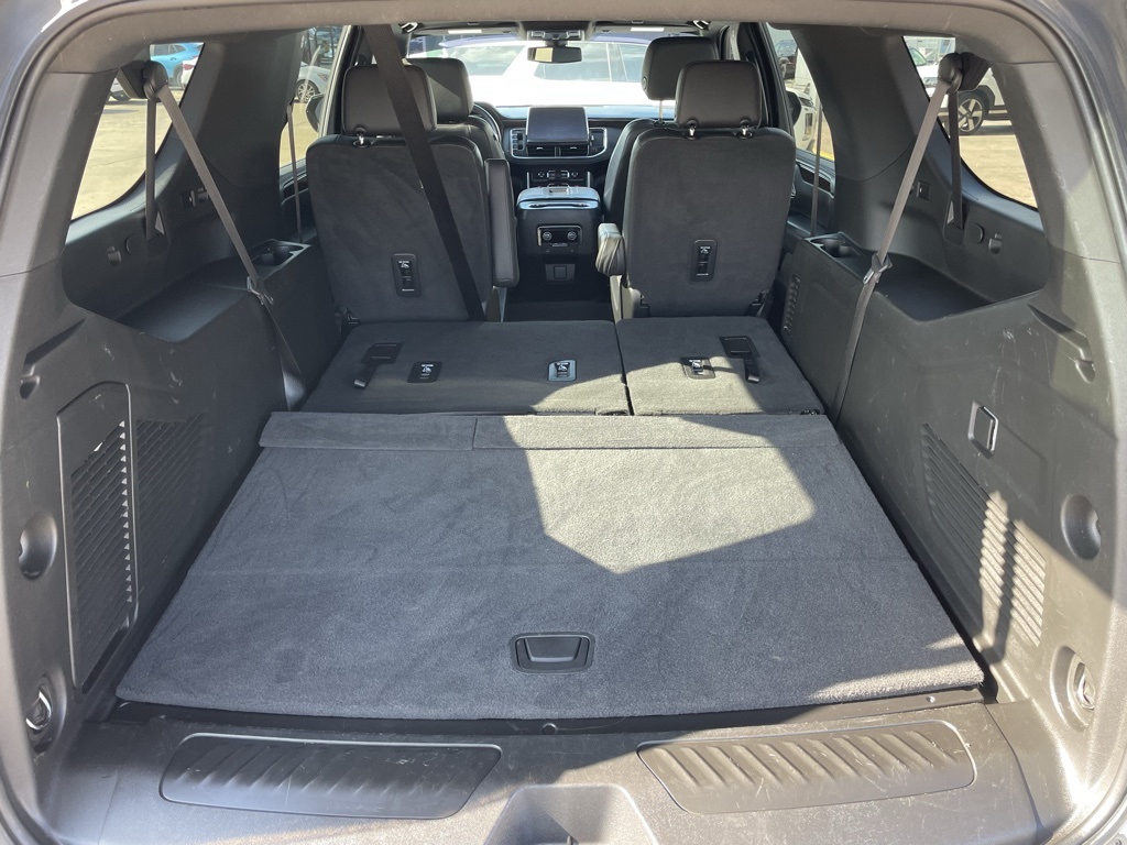 2022 Chevrolet Suburban LT photo 29