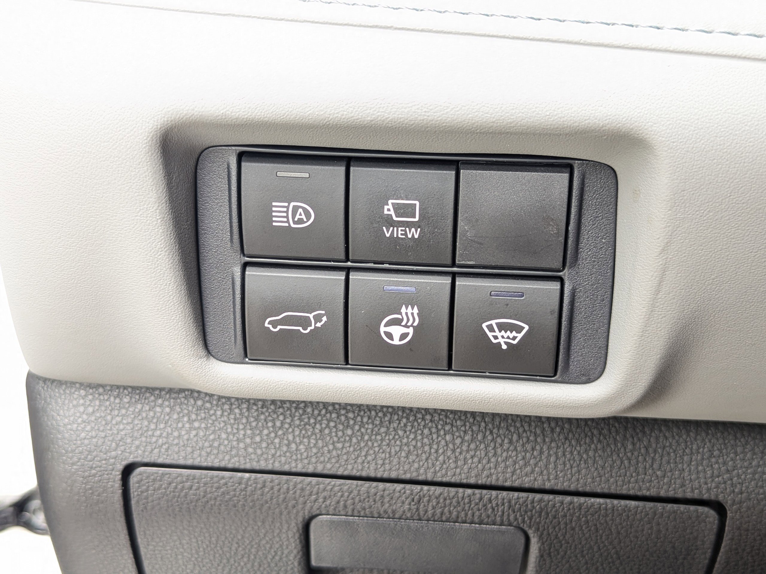 2020 Toyota Highlander Limited photo 32