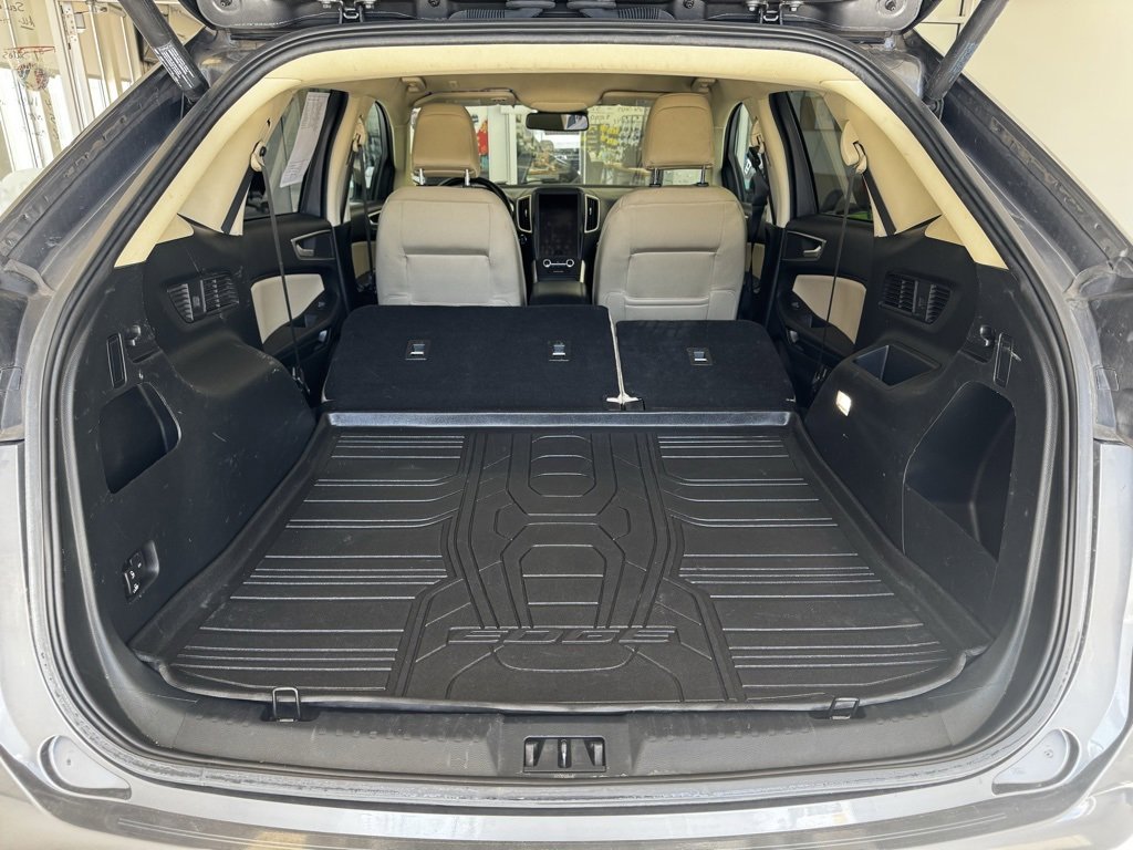 2021 Ford Edge SEL photo 15