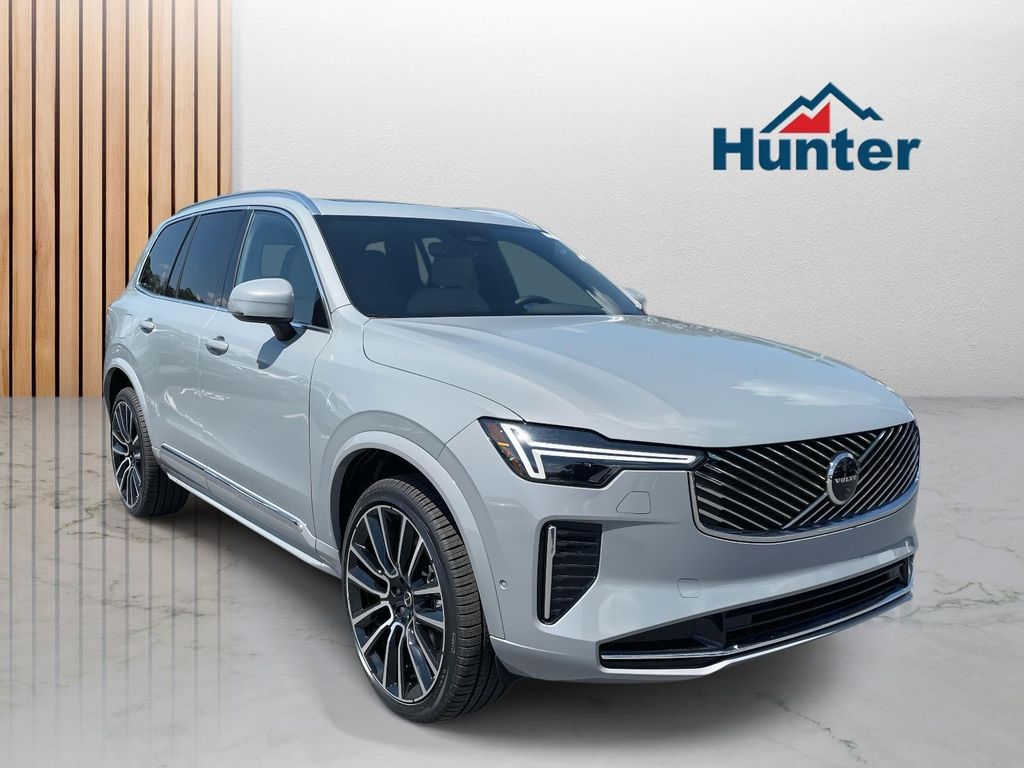 2026 Volvo XC90 Plus's photo