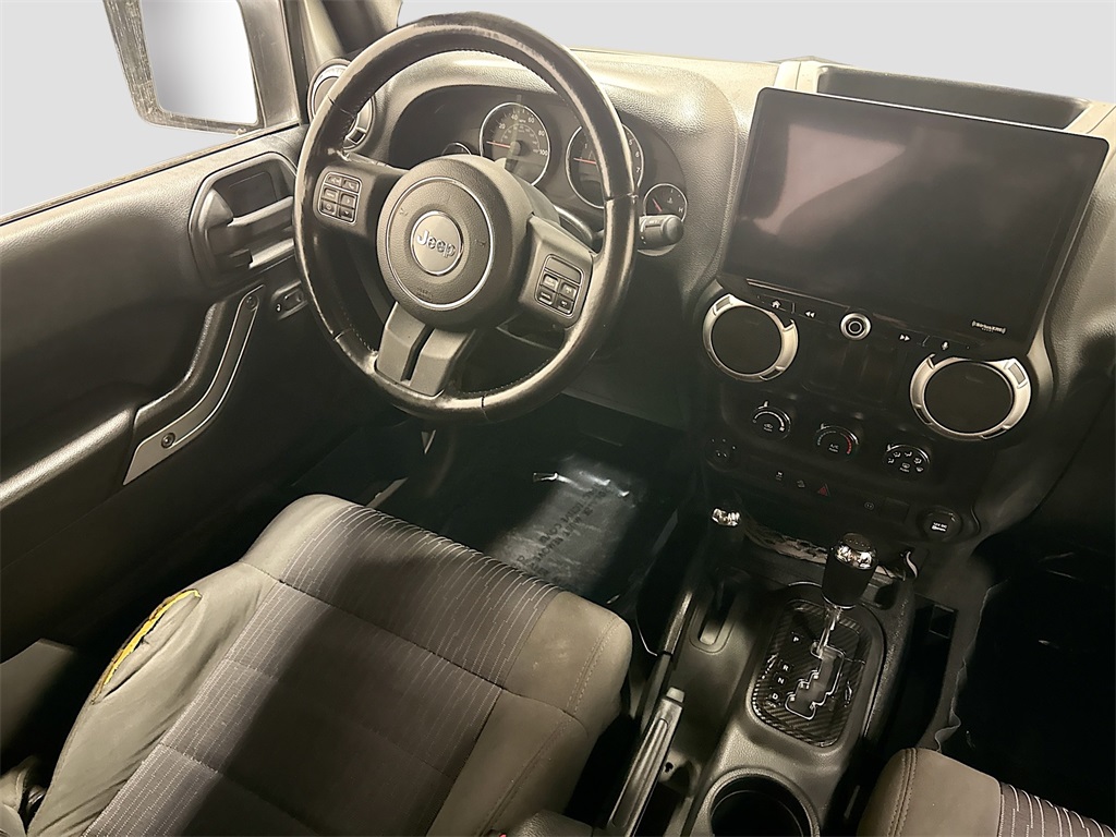 2012 Jeep Wrangler Sahara photo 7