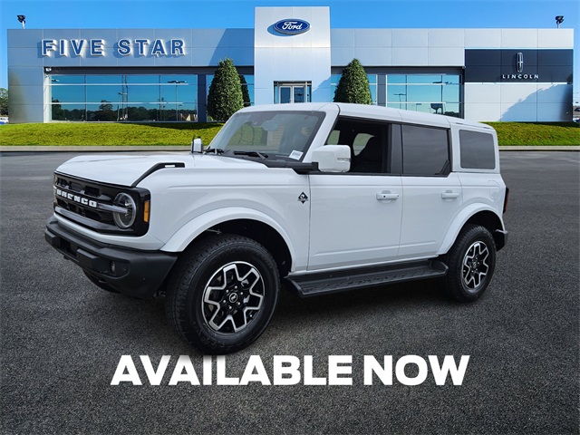 2025 Ford Bronco Outer Banks photo 3
