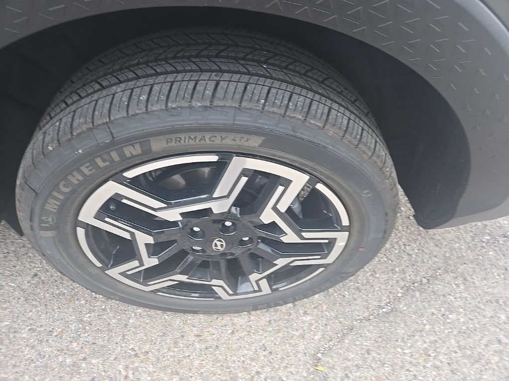 2025 Hyundai Santa Cruz Limited photo 3