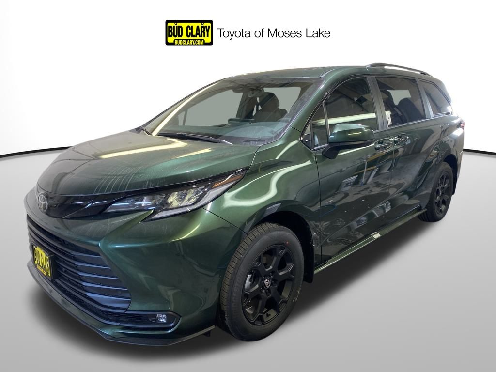 2026 Toyota Sienna Woodland Edition's photo