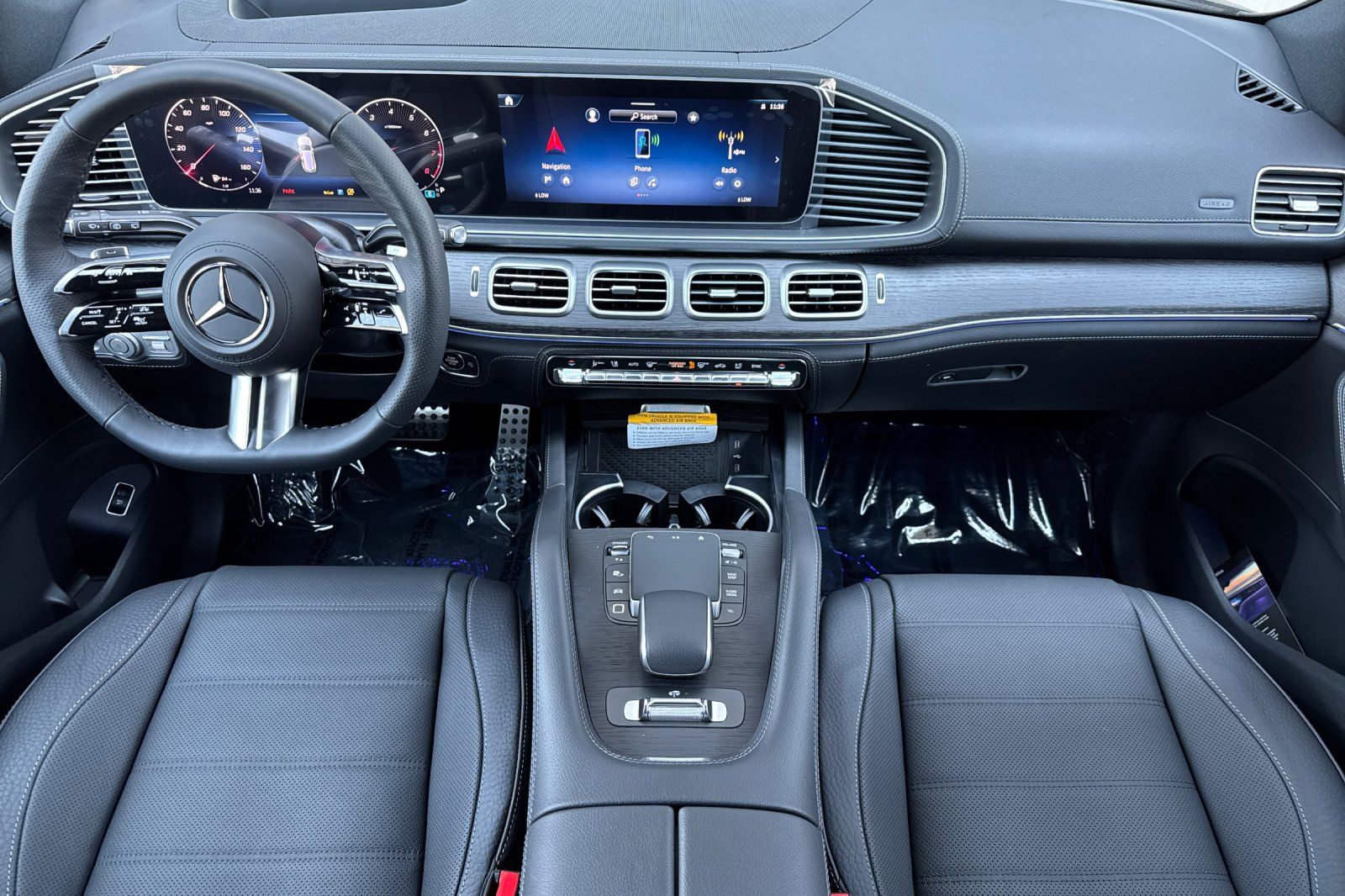 2025 Mercedes Benz GLS 580 4MATIC photo 3