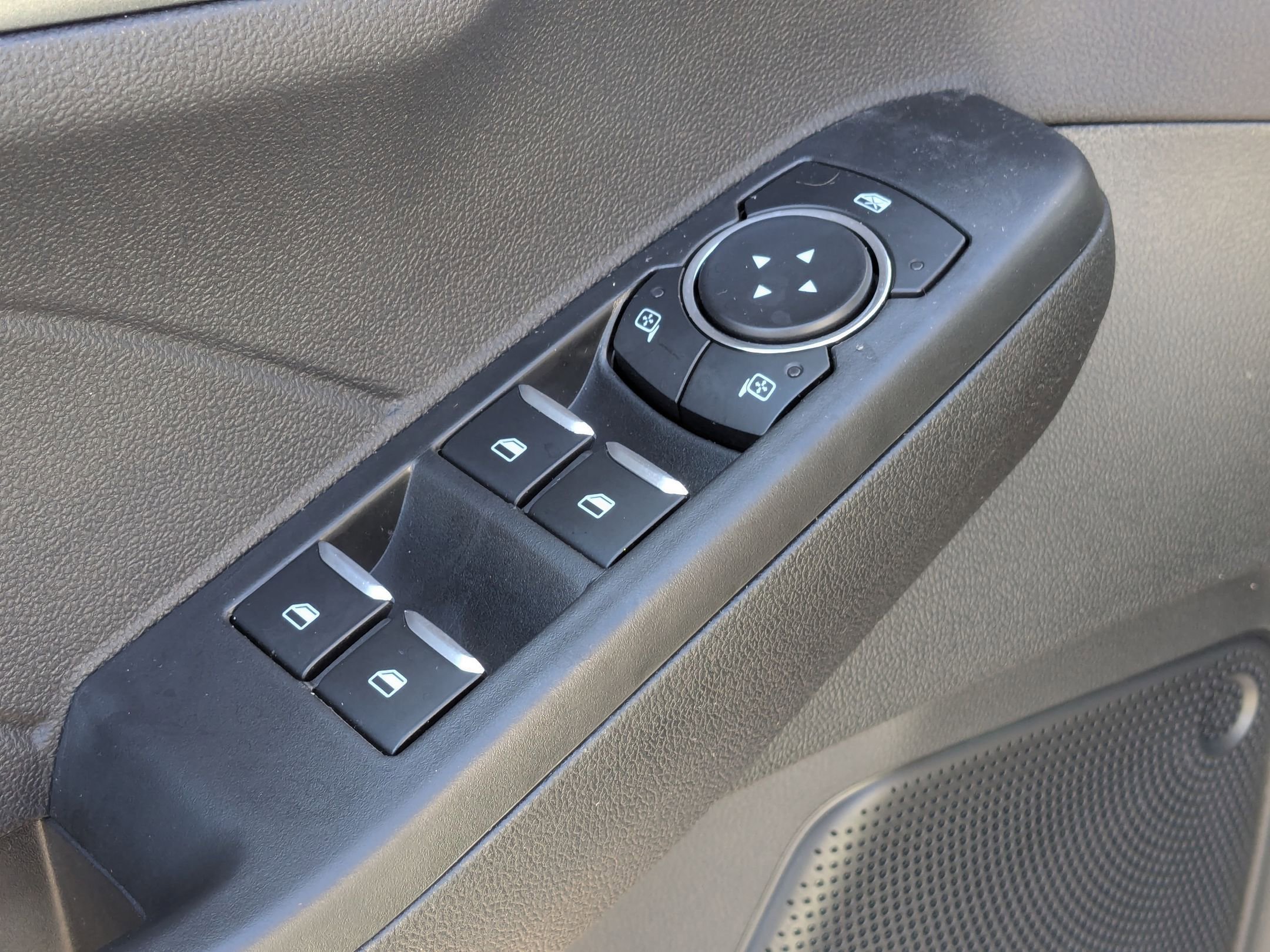 2025 Ford Escape Plug-In Hybrid SE photo 12