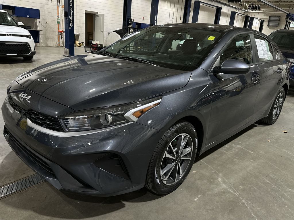 2023 Kia Forte LXS photo 4