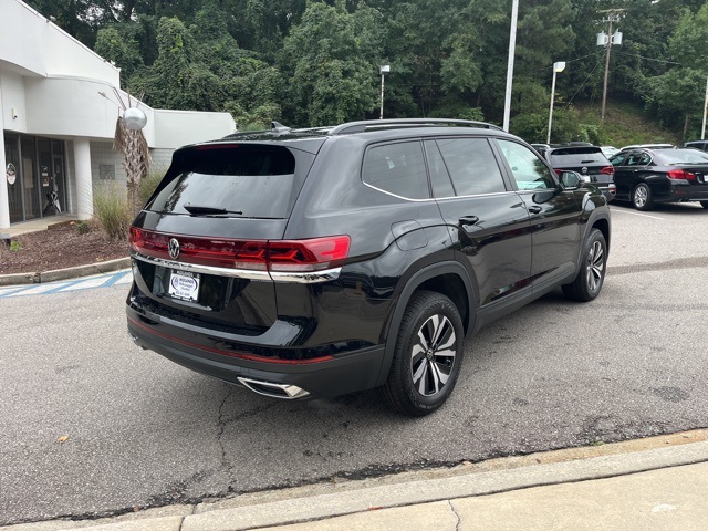 2026 Volkswagen Atlas SE photo 3