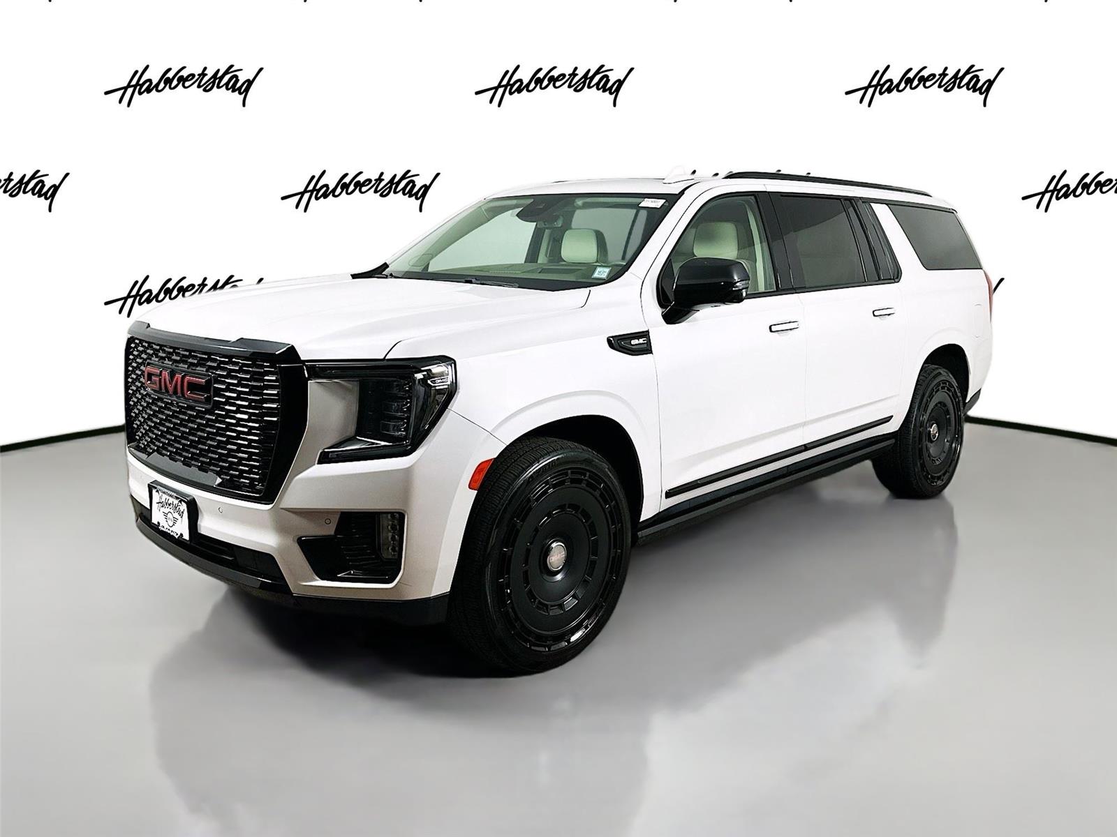 2023 GMC Yukon XL Denali's photo