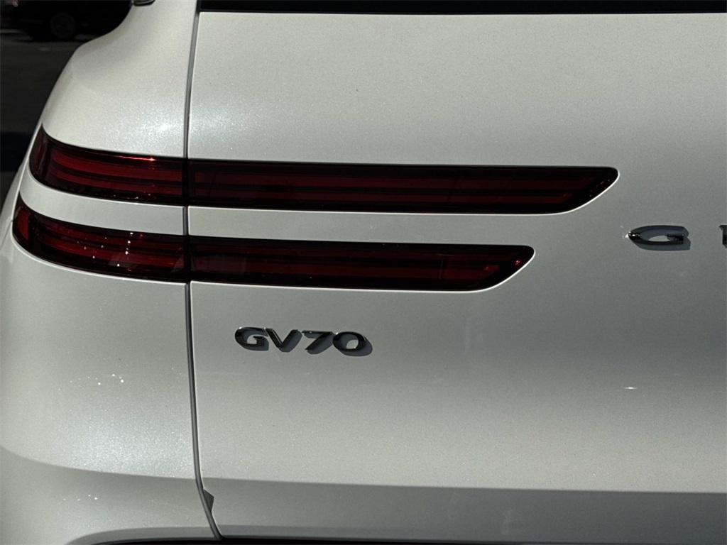 2026 Genesis GV70 2.5T photo 13