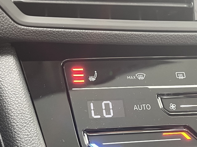 2026 Volkswagen Jetta SE photo 7