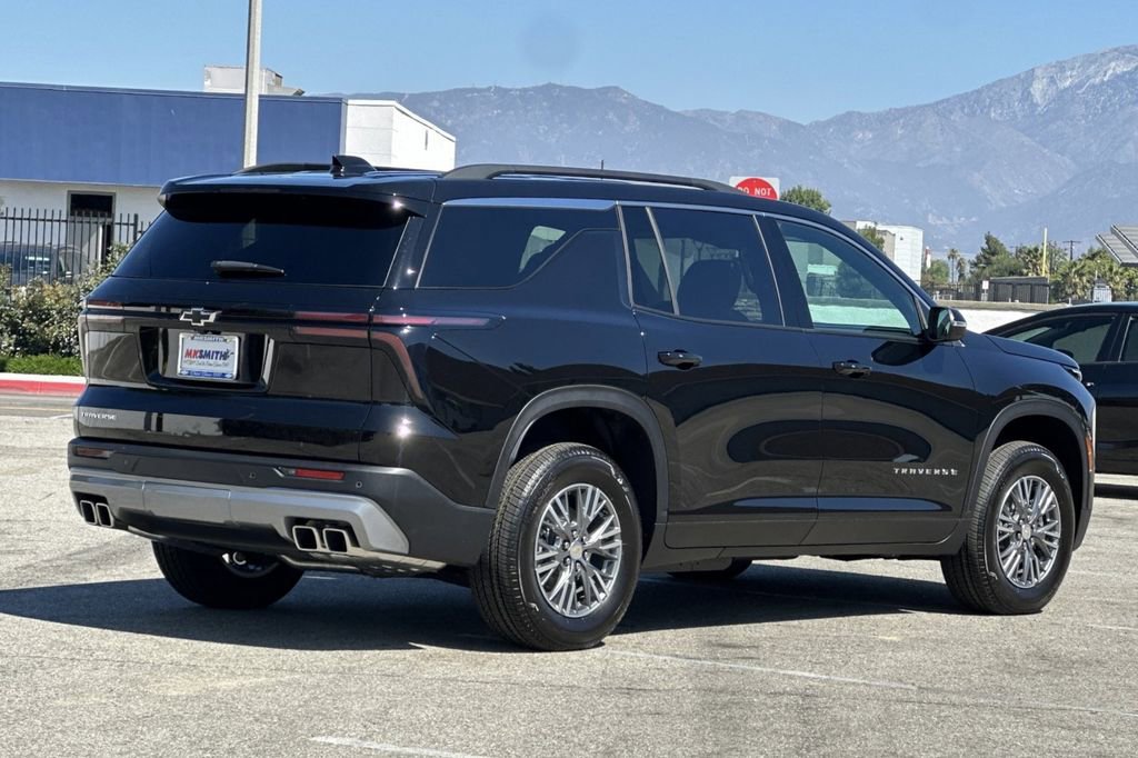 2026 Chevrolet Traverse photo 4